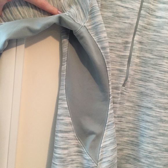 Super comfy Columbia pullover - Picture 2 of 8